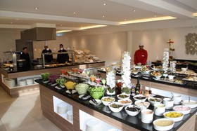 Queen's Bay Hotel