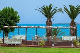 Queen's Bay Hotel