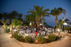 Queen's Bay Hotel