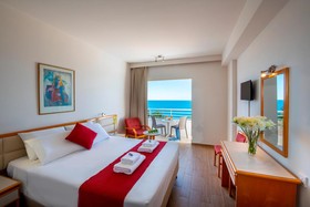 Queen's Bay Hotel