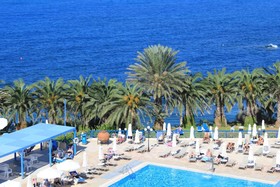 Queen's Bay Hotel