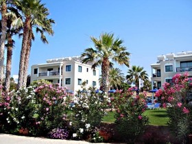 Rododafni Beach Apartments