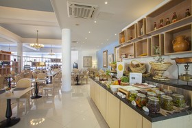 King Jason Paphos - Designed for adults by Louis Hotels