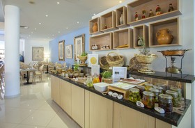 King Jason Paphos - Designed for adults by Louis Hotels