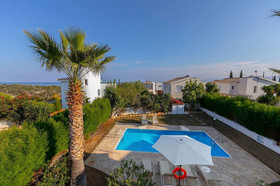 Villa Chrysanthemum