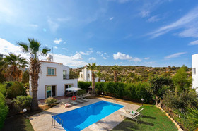 Villa Chrysanthemum