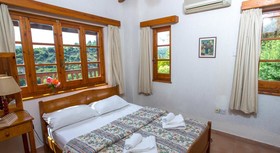 Z & X Holiday Villas
