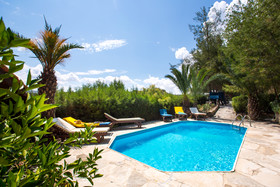 Z & X Holiday Villas
