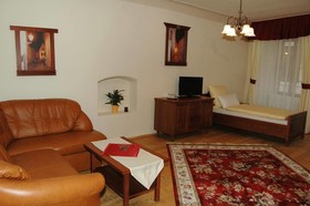 Restaurace A Penzion Pod Radnicí
