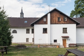 Outline Centre Jiricna