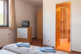 Outline Centre Jiricna