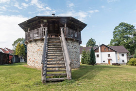 Outline Centre Jiricna