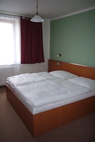 Hotel Ostrov Garni