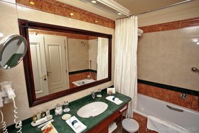 Carlsbad Plaza Medical Spa & Wellness hotel