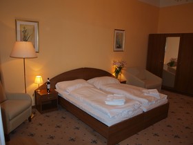 EA Hotel Esplanade