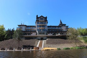 Retro Riverside Wellness Resort