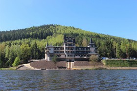 Retro Riverside Wellness Resort