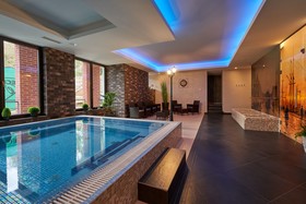 Queens Hotel  & Wellness