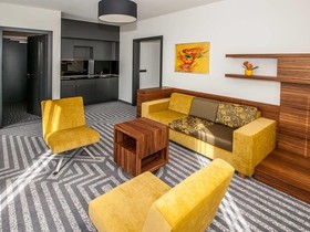 Hotel 99