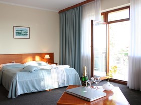 April Hotel Panorama