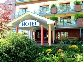 April Hotel Panorama