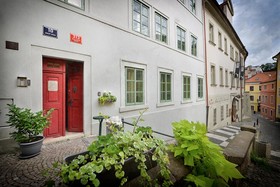 Nobles Manor Under The Castle