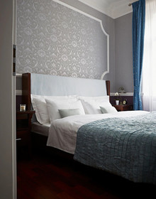 Almandine Apartments