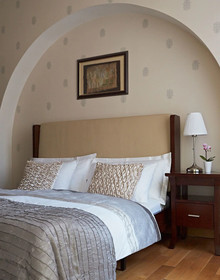 Almandine Apartments