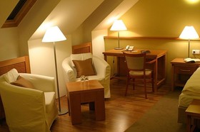 Dolce Villa Hotel