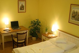 Dolce Villa Hotel