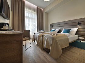 EA Hotel New Town