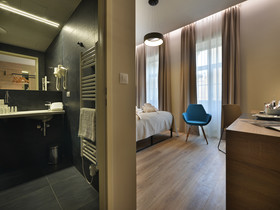 EA Hotel New Town