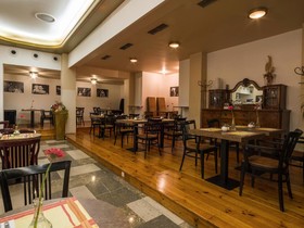 EA Hotel Rokoko
