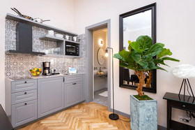 EMPIRENT Garden Suites Residence