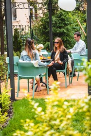 EMPIRENT Garden Suites Residence