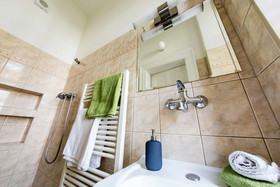 Freedom rooms and apartments