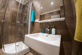 Freedom rooms and apartments
