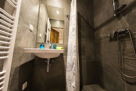 Freedom rooms and apartments