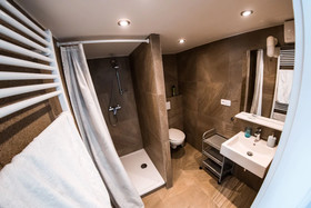 Freedom rooms and apartments