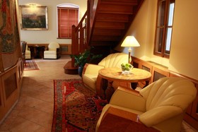 Golden Well Hotel
