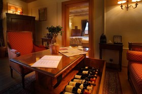Golden Well Hotel