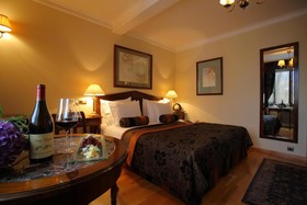 Golden Well Hotel