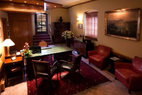 Golden Well Hotel