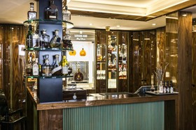Golden Well Hotel