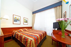 Hotel 16