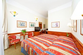 Hotel 16