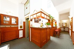 Hotel 16