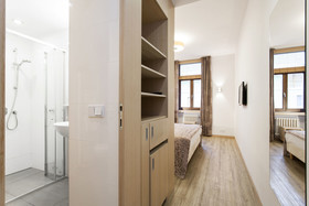 Hotel Carol