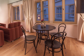 Hotel At The White Lily