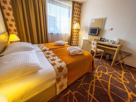 Iris Hotel Eden